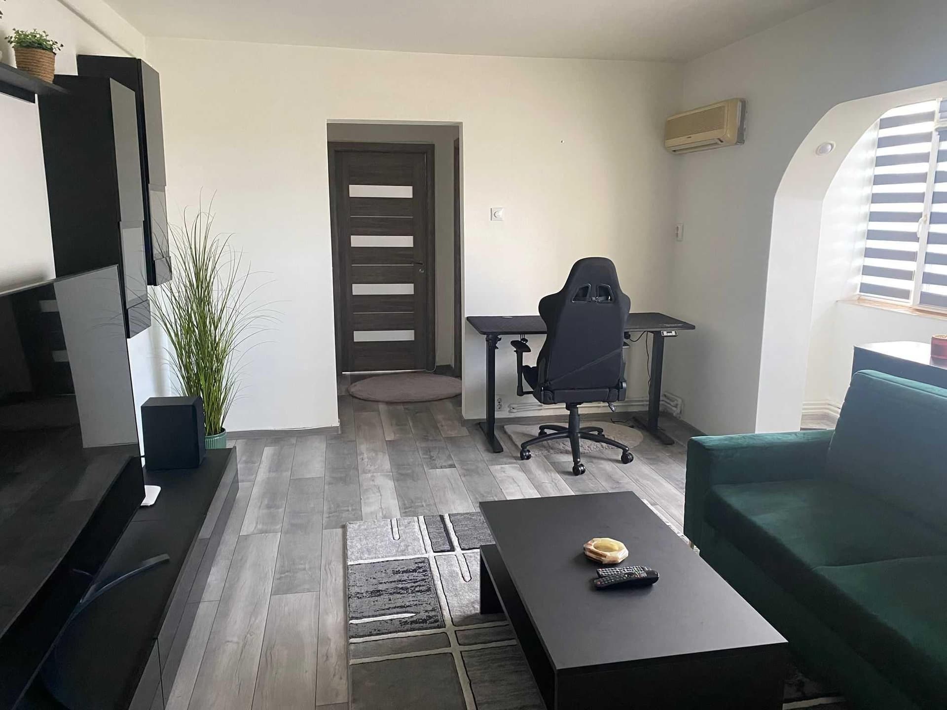 Inchiriez ap 2 camere centrala termica, AC Brazda lui Novac Craiova