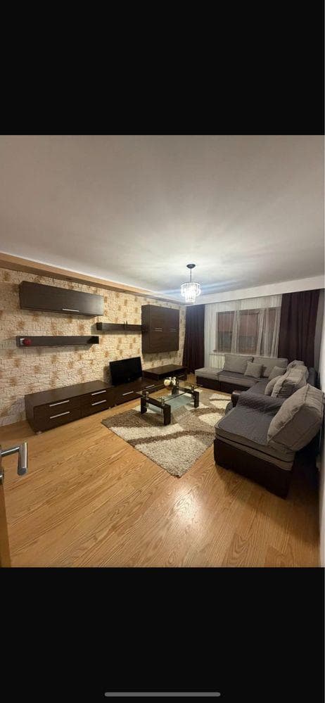 Inchiriez apartament 3 camere decomandat