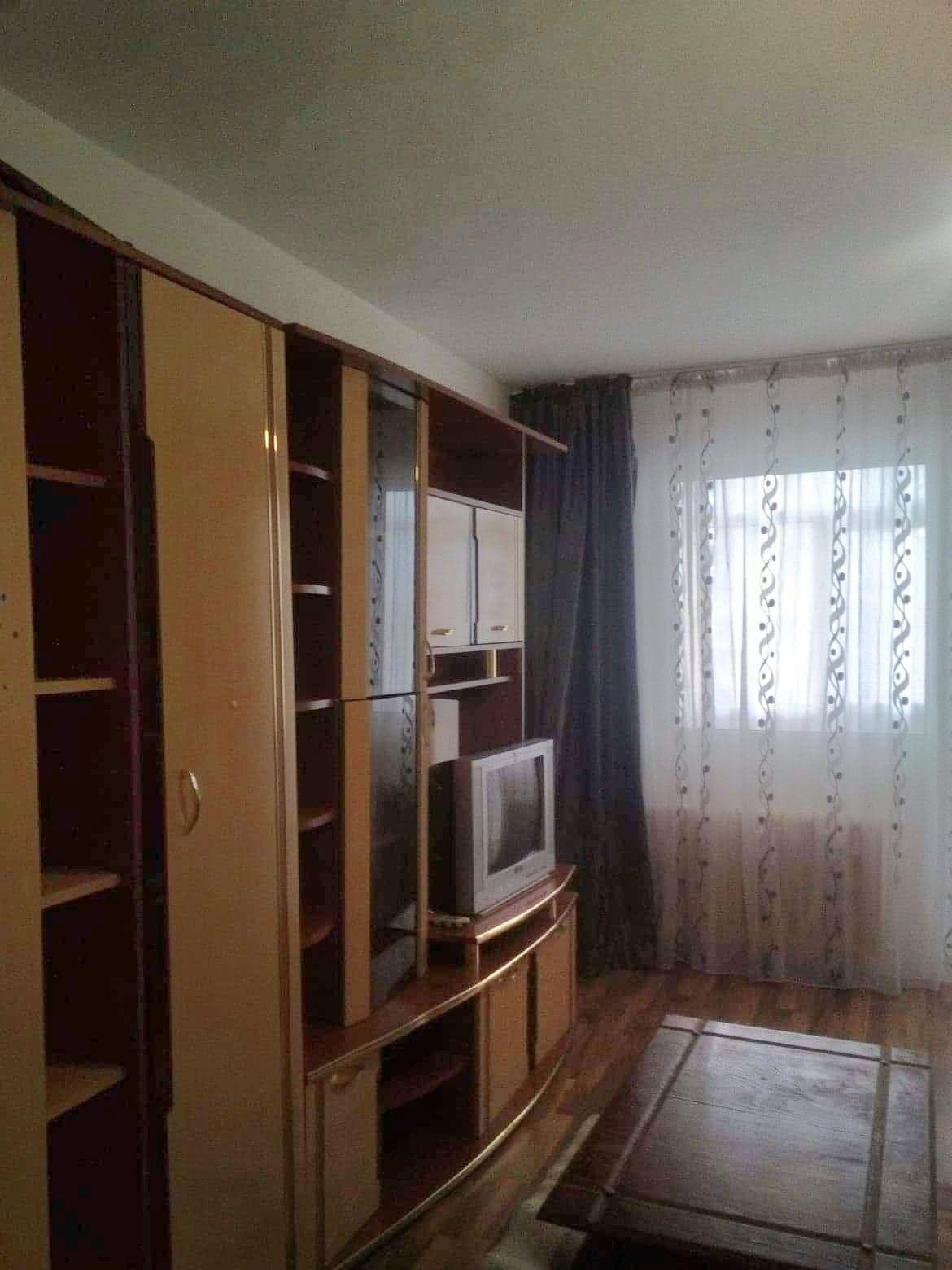 Inchiriez apartament 3 camere