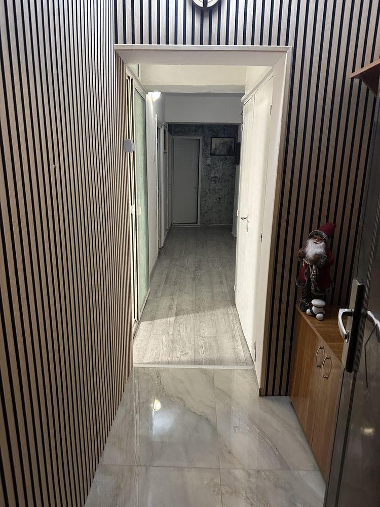 Inchiriez Apartament 4 camere zona Rovine 100Mp - imagine 1