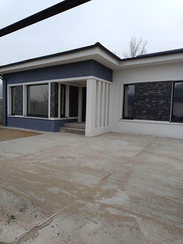 Casa de vânzare Leamna de jos.