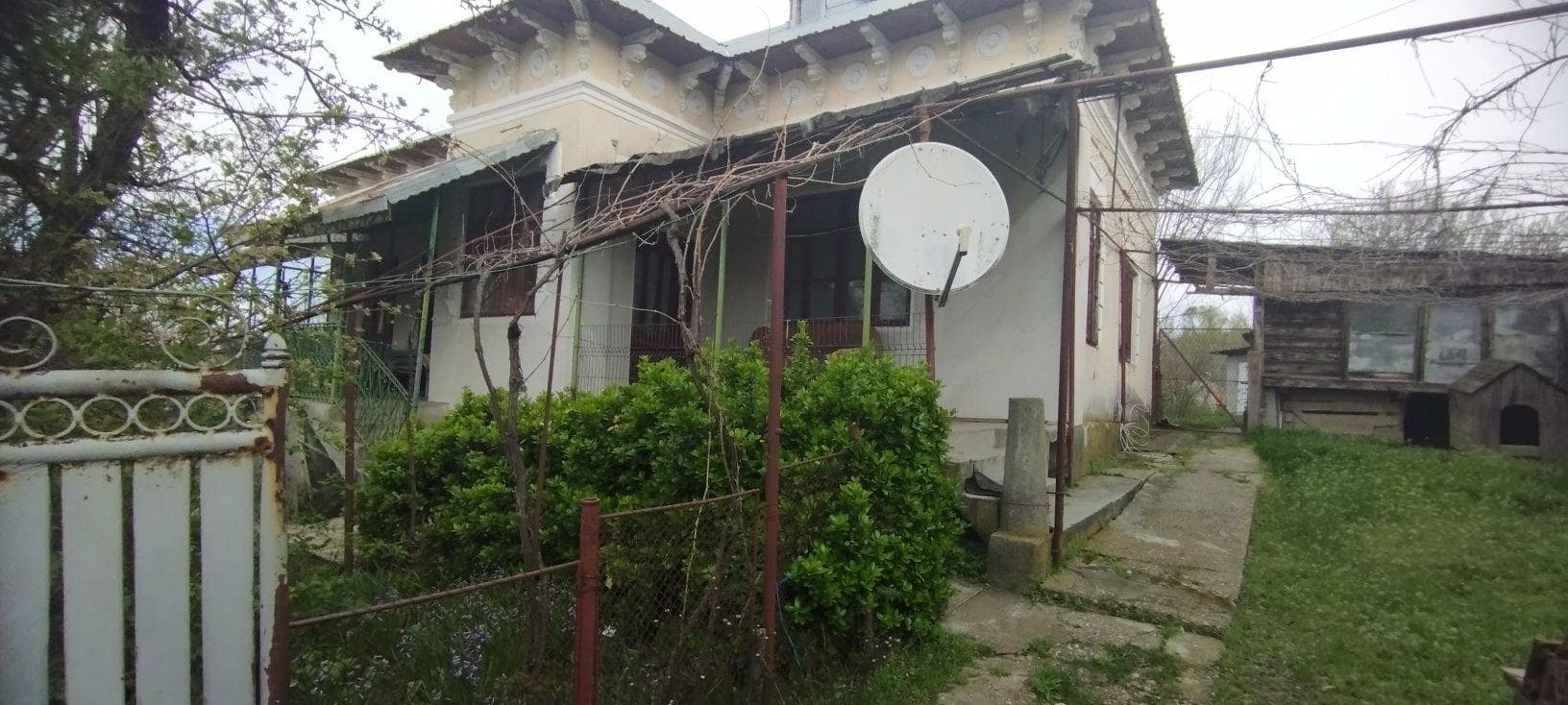 Vand casa Simnicul de sus sat Milesti