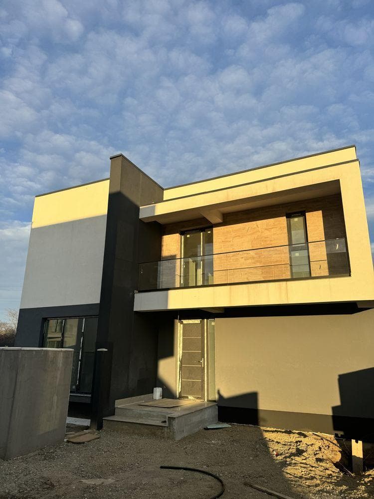 Casa la cheie 165mp zona Spitalului Regional-Bariera Valcii