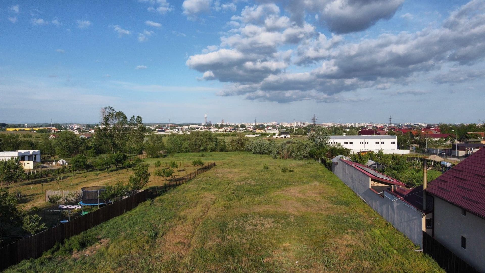 Vând teren intravilan