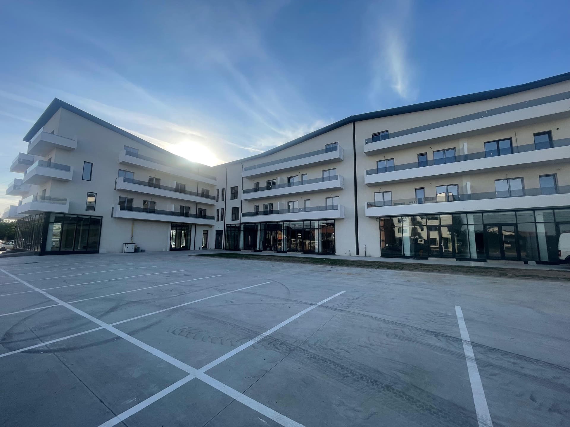 Spațiu Comercial în zona Ford- Capsunarie - imagine 1