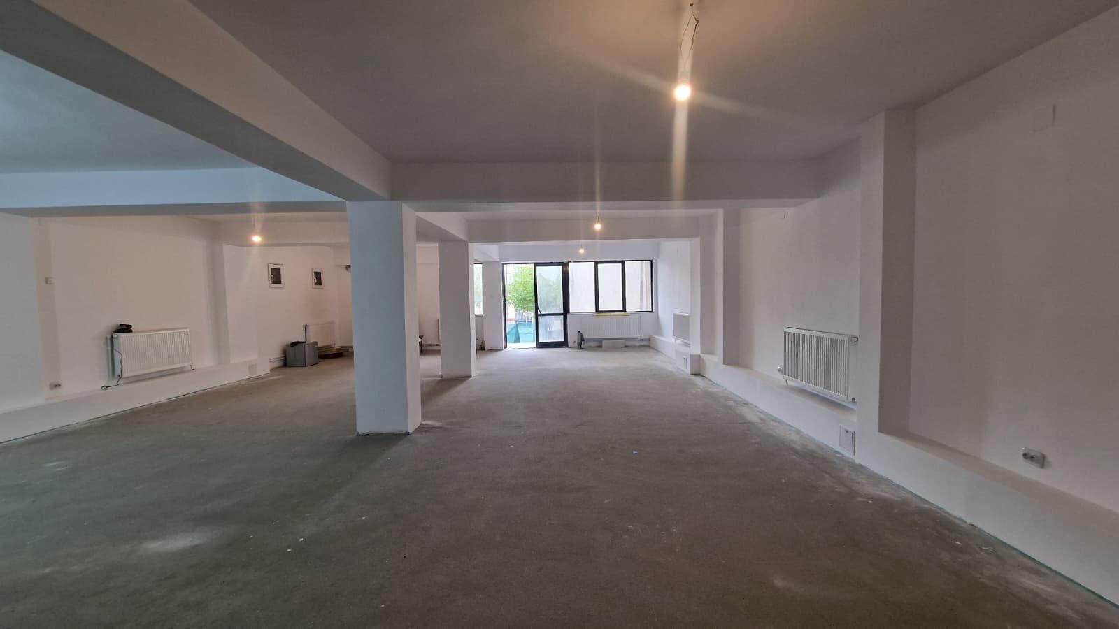 Spatiu comercial central - imagine 1