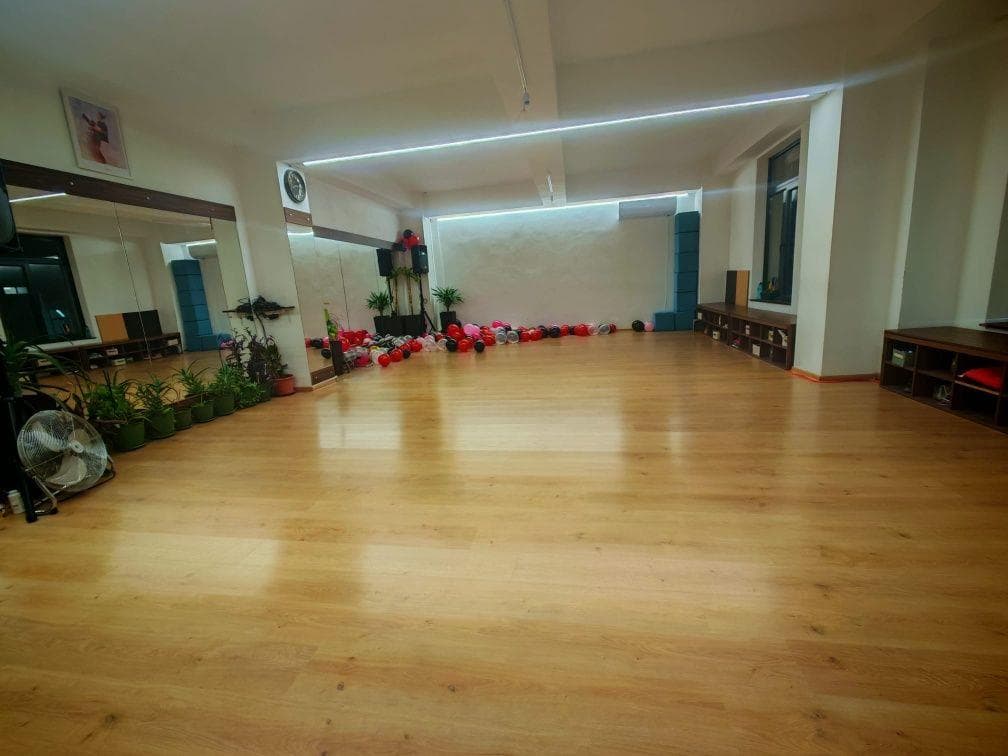 Spatiu central 90 mp parter,Central, zona Schmidt Str.Amaradia ! - imagine 1