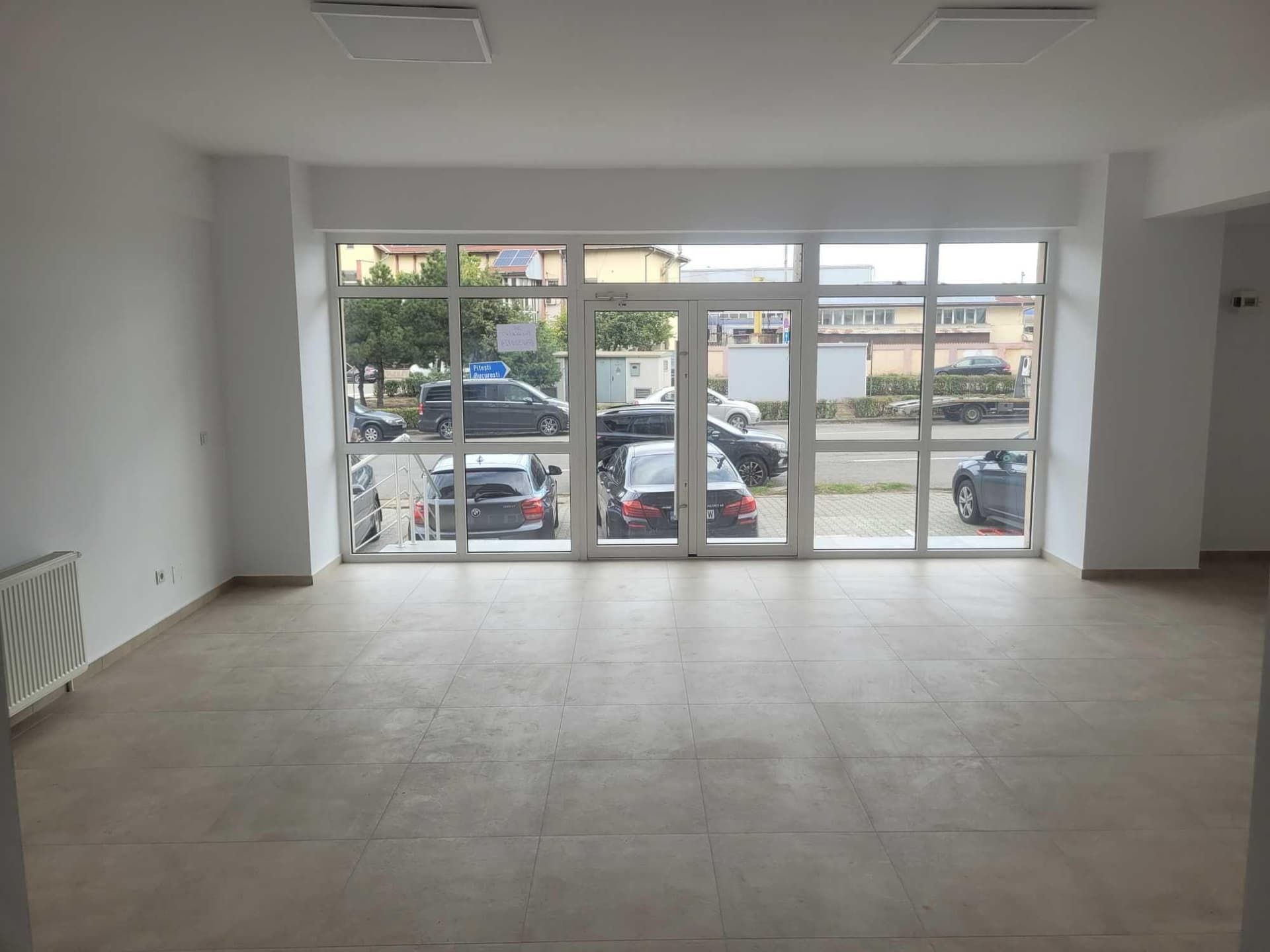 Inchiriez spatiu comercial