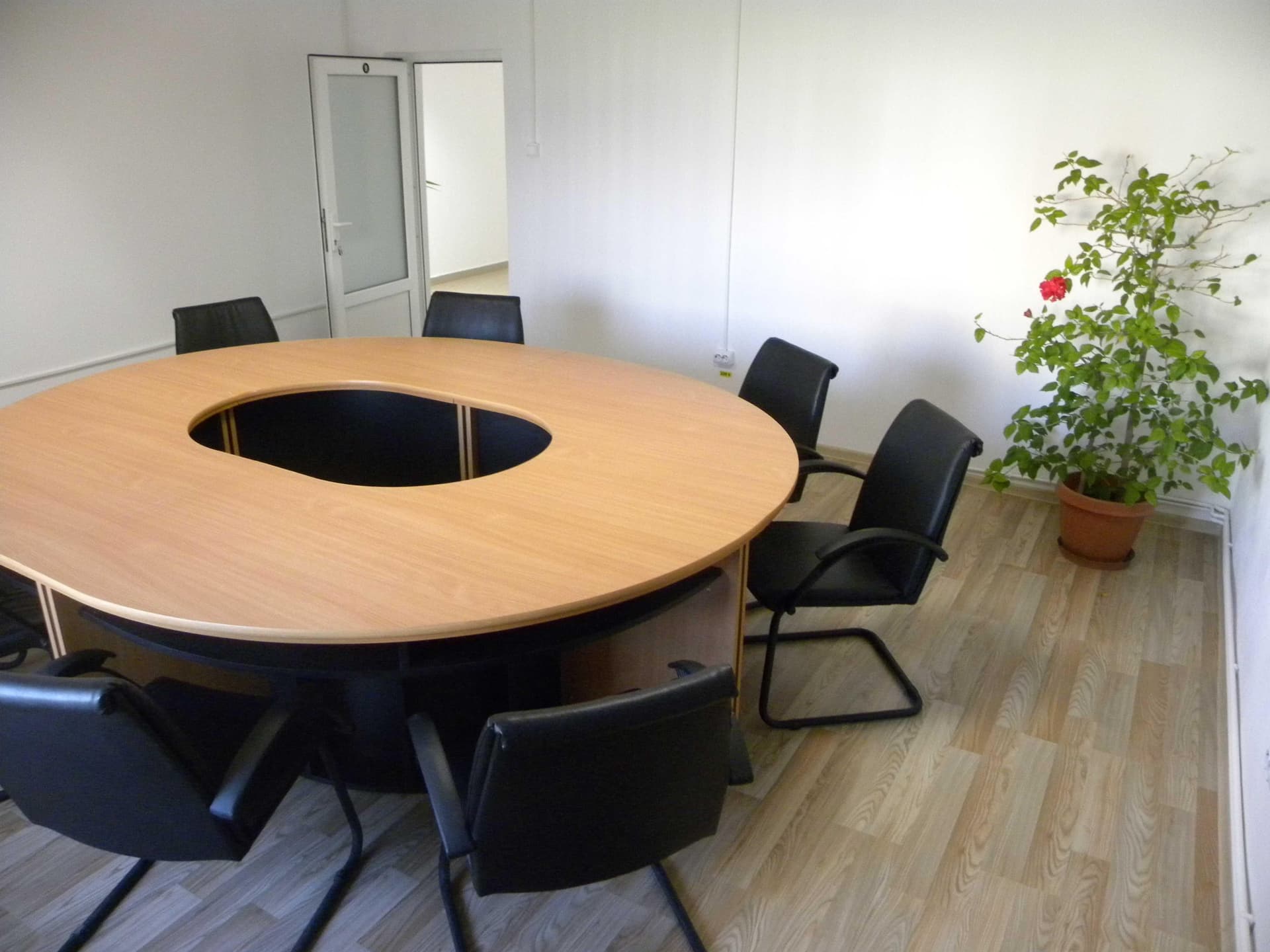 CASSIA PARK inchiriaza Birou / Birouri / Cabinete