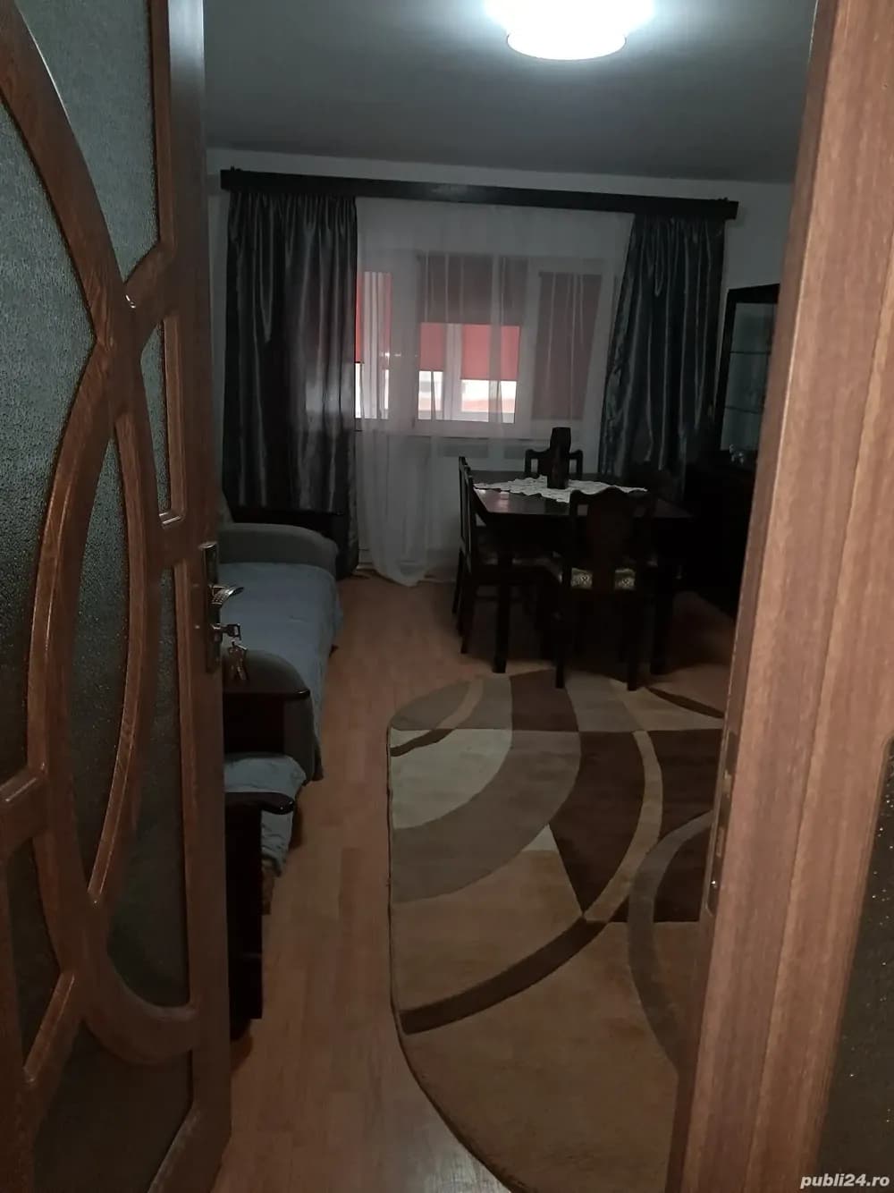 Proprietar închiriez apartament cu 3 camere decomandat si utilat cu centrala proprie!! Brazda lui No