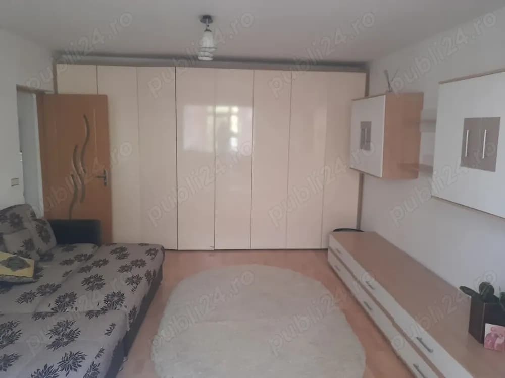 Inchiriez apartament 3 camere zona Calea Bucuresti- Rotunda