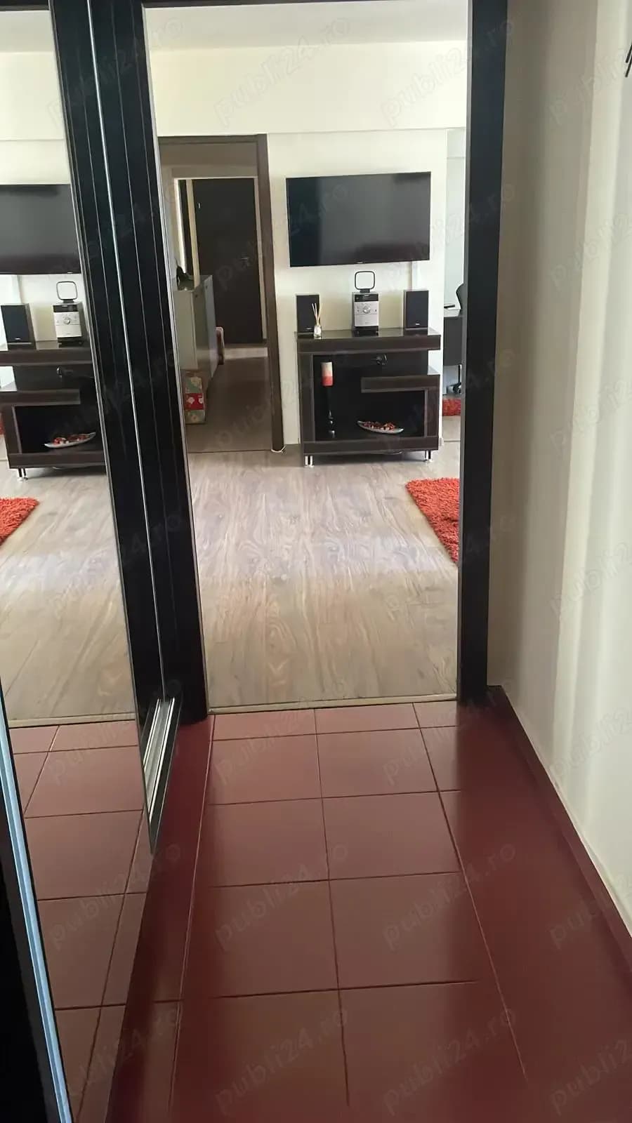 Inchiriat apartament ultracentral km 0 cu loc de parcare propriu - imagine 1