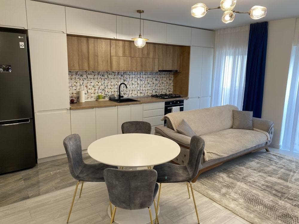 Apartament 3 camere de vanzare - imagine 1