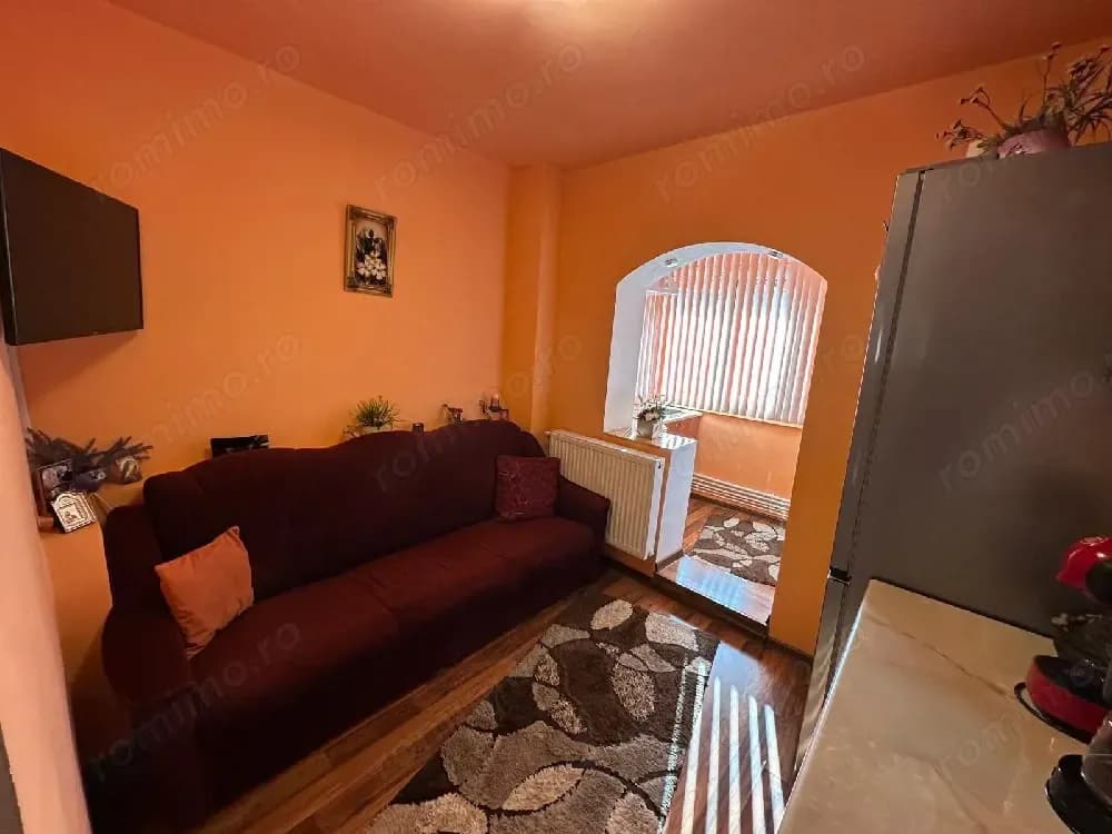 3 camere, cartier Sarari, 2 băi, mobilat complet, direct proprietar