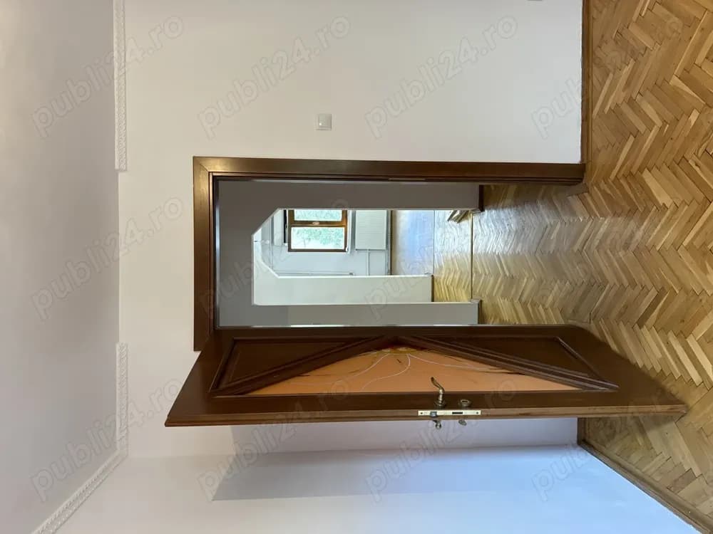 De vânzare   Apartament 3 camere, cartier 1 Mai (zona Sara), Craiova