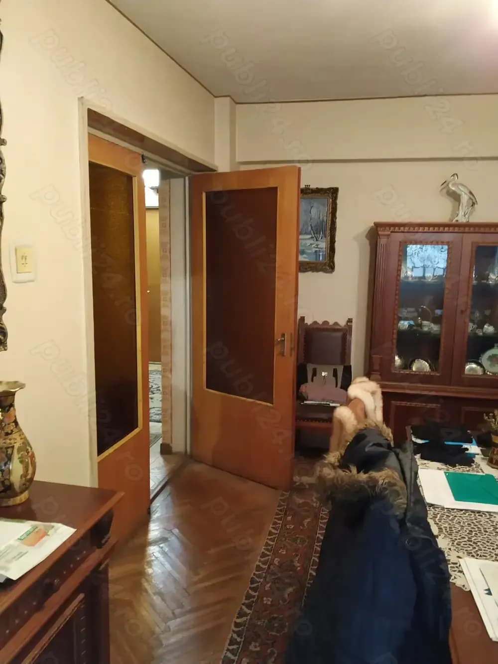 Vând apartament 4 camere decomandate, cu 4 balcoane și o logie, Ultracentral. - imagine 1