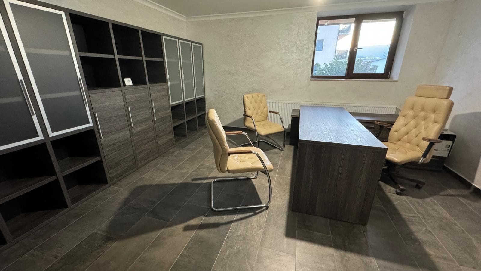 Spatiu de inchiriat cu parcare inclusa, Floresti - imagine 1