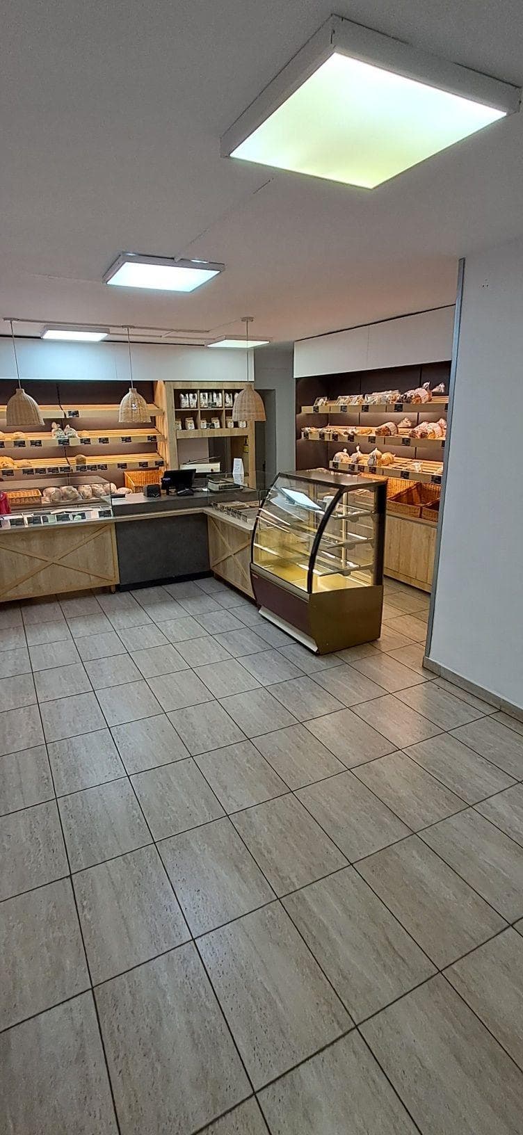 PF inchiriez spatiu comercial cart.Gheorgheni - imagine 1