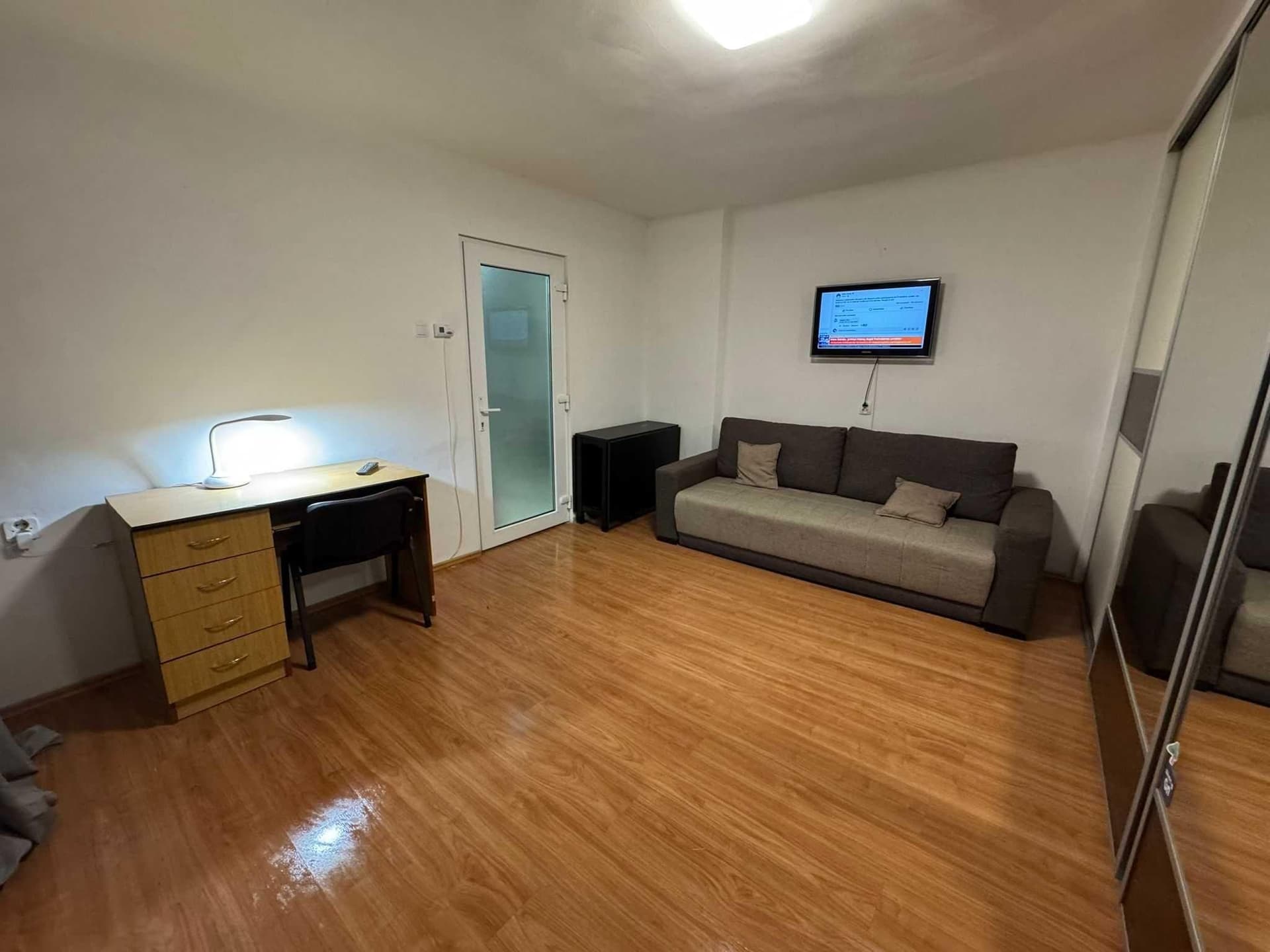 Proprietar Ap 1 camera 35mp cu garaj et1/1 str bucuresti nr.29 - imagine 1