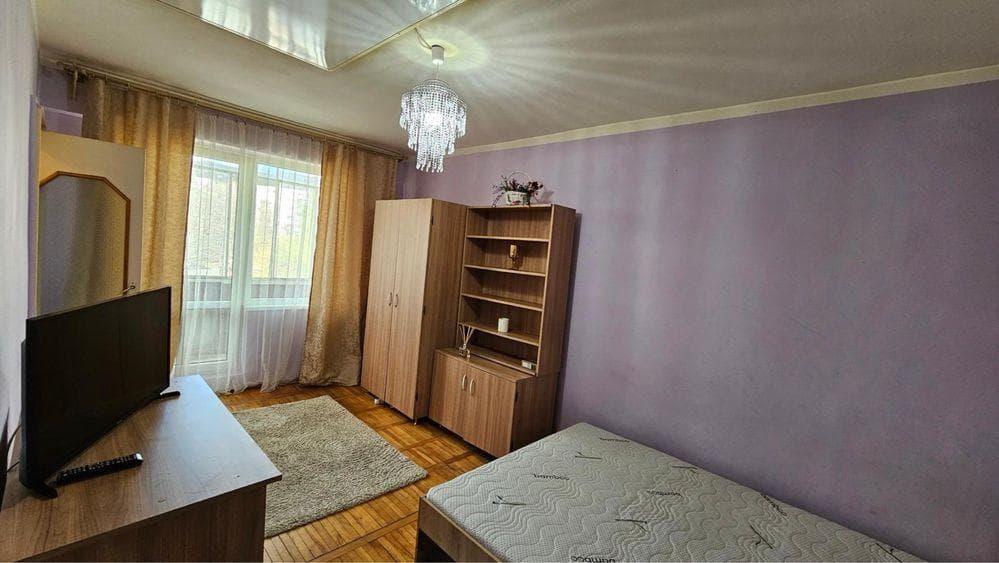Vand apartament cu o camera (Tudor-langa piata de la Diamant)