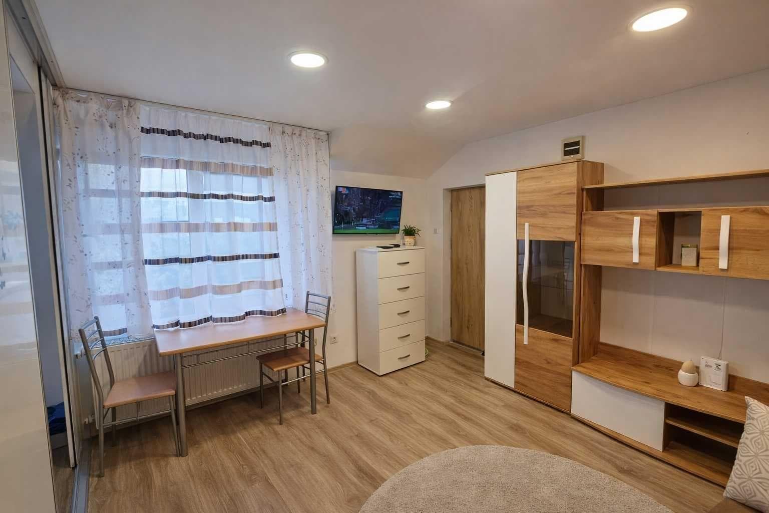 Garsoniera mobilata cu balcon, pod și parcare | Bloc nou Ghimbav - imagine 1