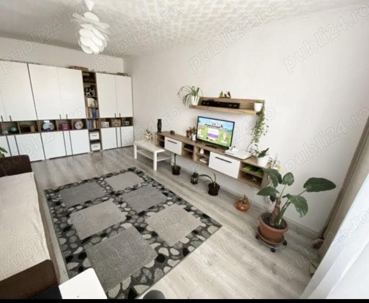 Proprietar 3 cam, 2 bai, et3  Florilor-Craiter - imagine 1