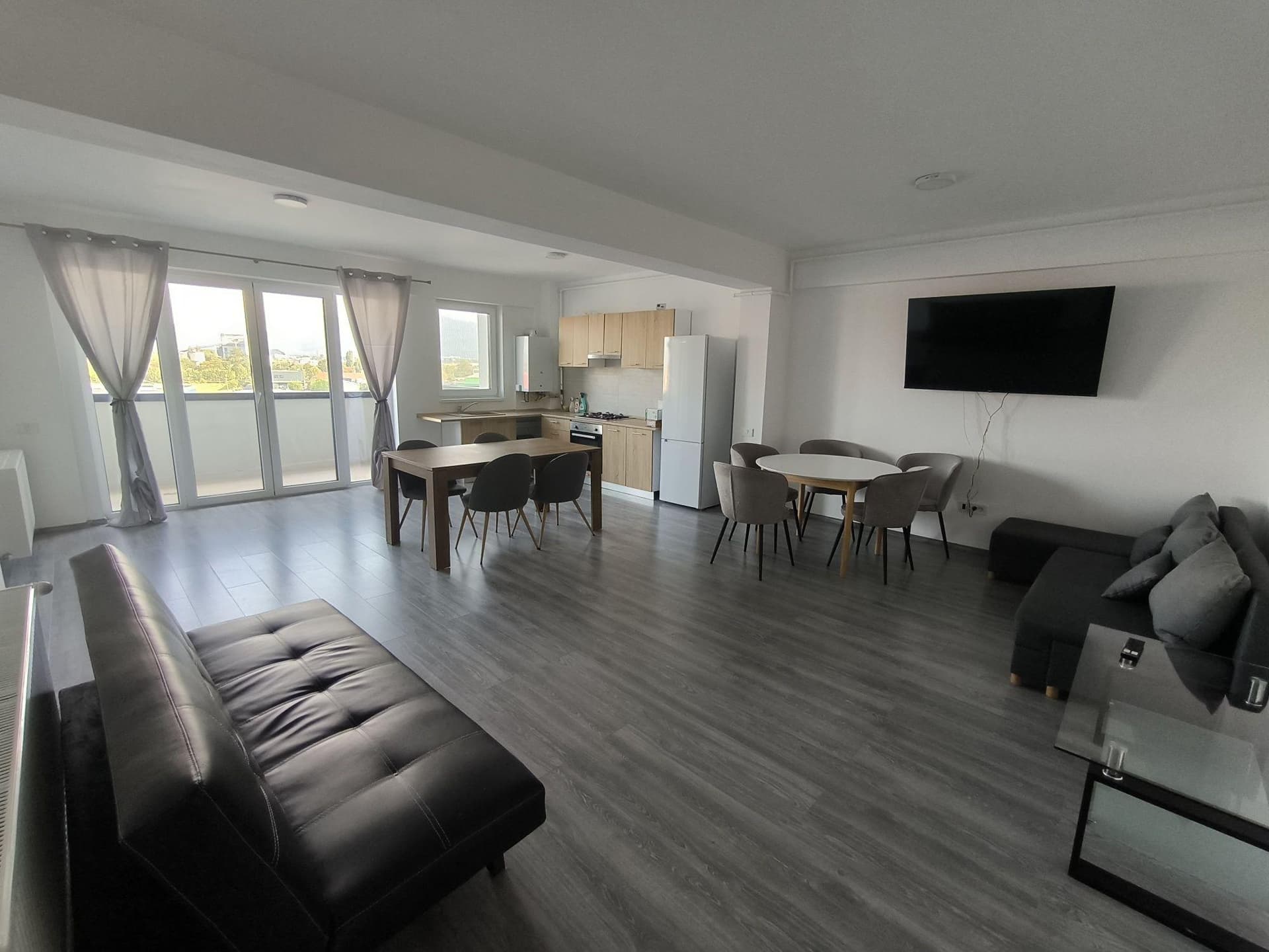 Ap. 2 camere de închiriat la Soho - imagine 1