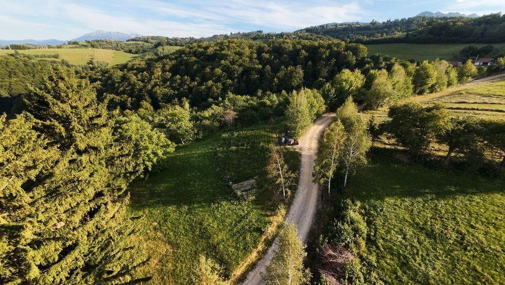 Teren cu intravilan de 3477 mp cu priveliste deosebita - imagine 1