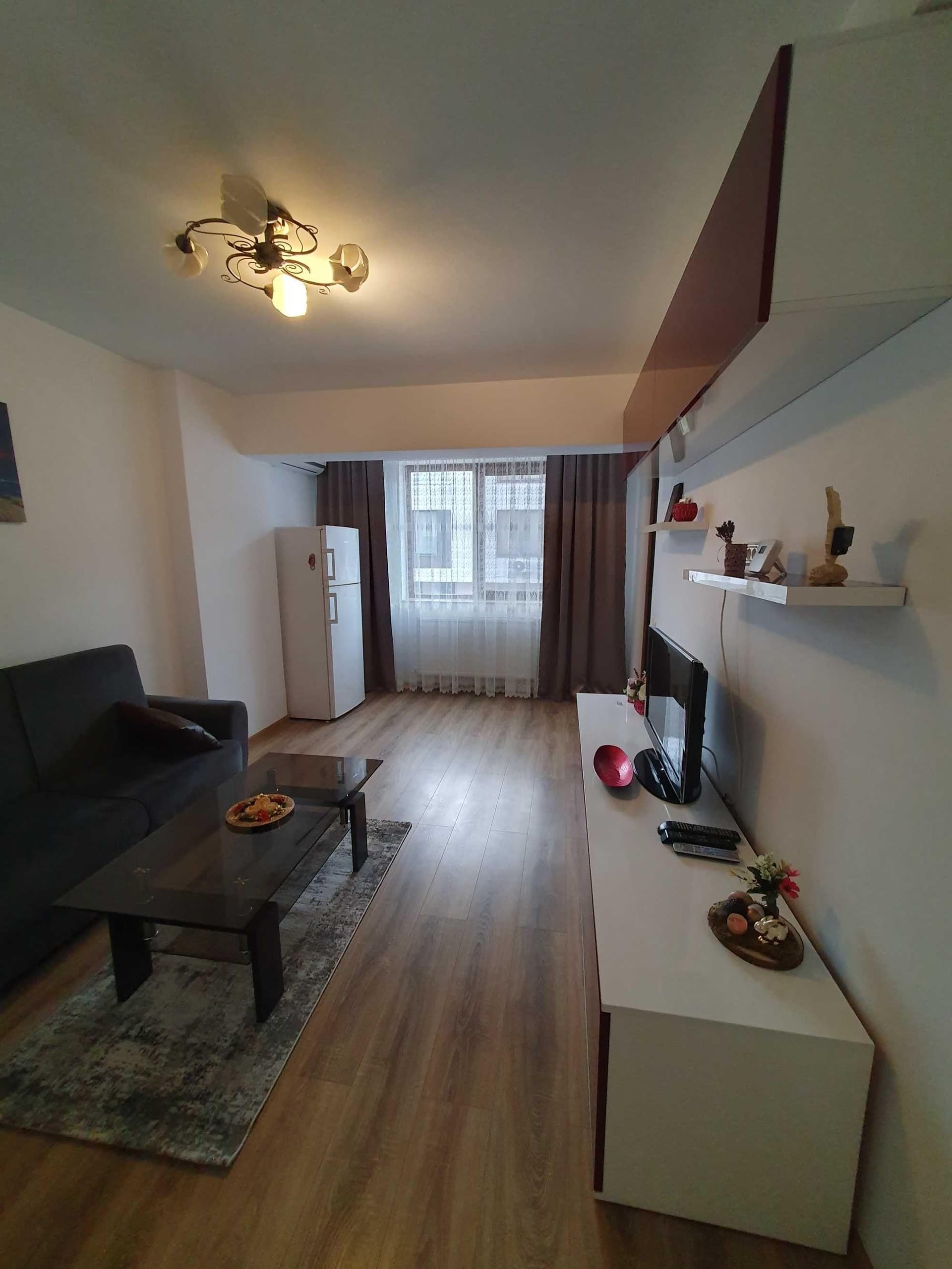 Vanzare apartament 3 camere - imagine 1