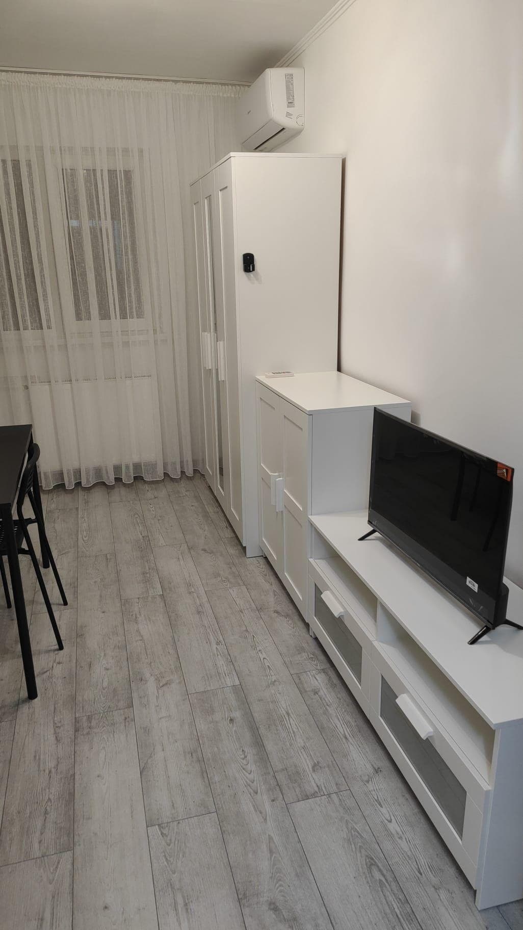 Închiriez garsonieră pe termen lung zona Tomis Nord - imagine 1