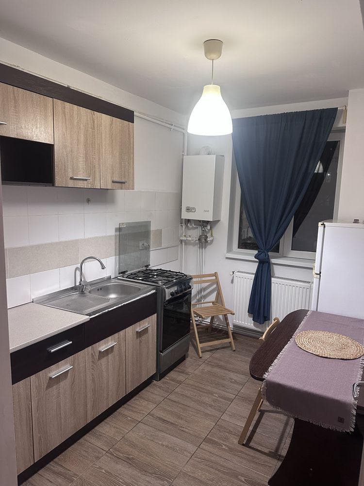 Garsoniera de inchiriat - imagine 1