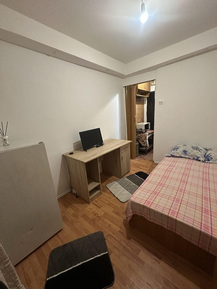 Închiriez garsonieră - imagine 1