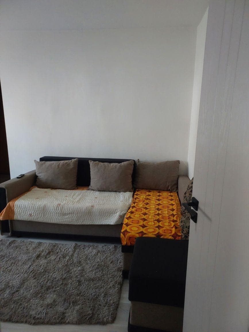 Închiriez apart mobilat ,utilat  parter spitalul militar - imagine 1