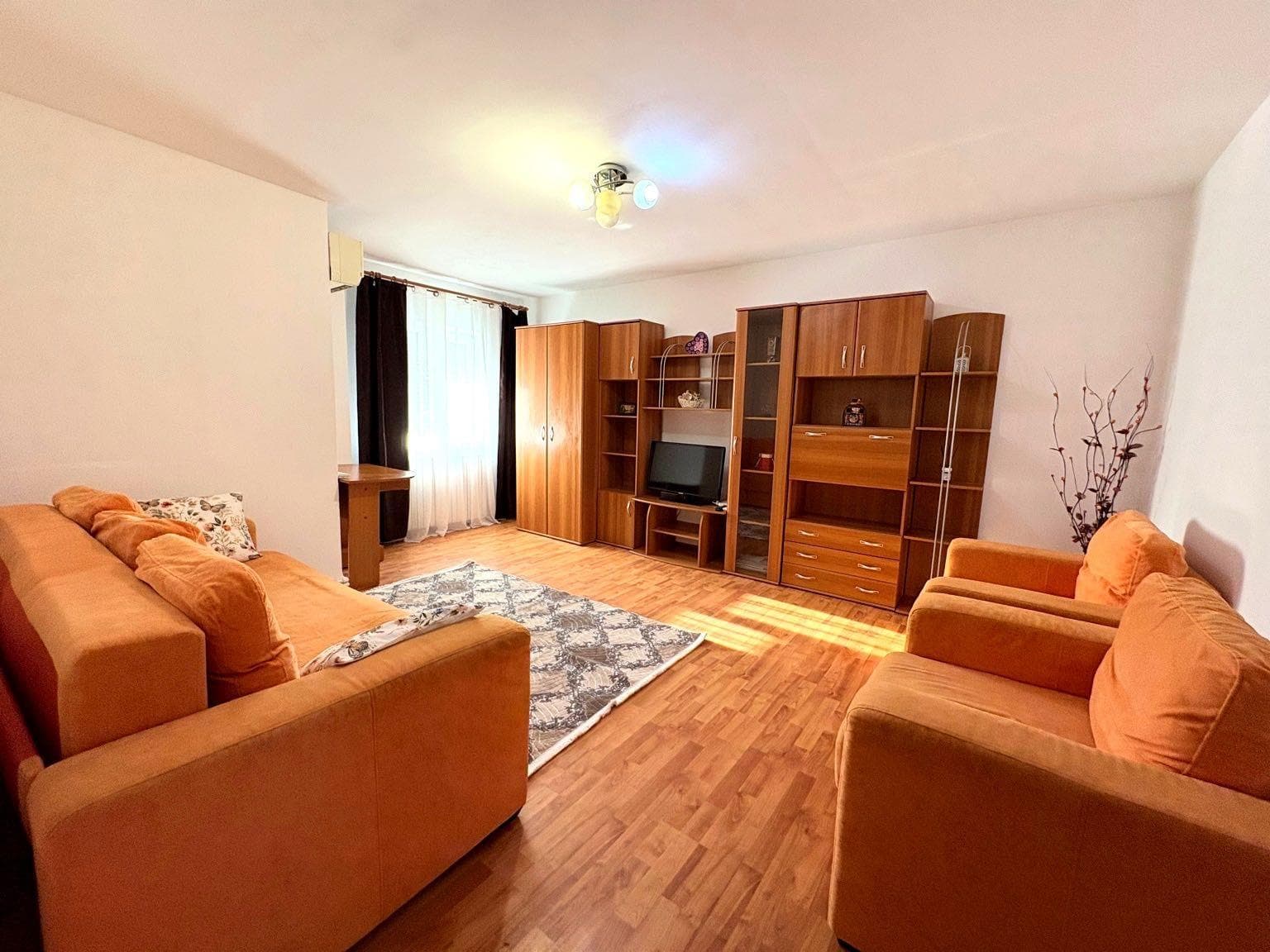 Apartament 2 camere de inchiriat 1 MAI