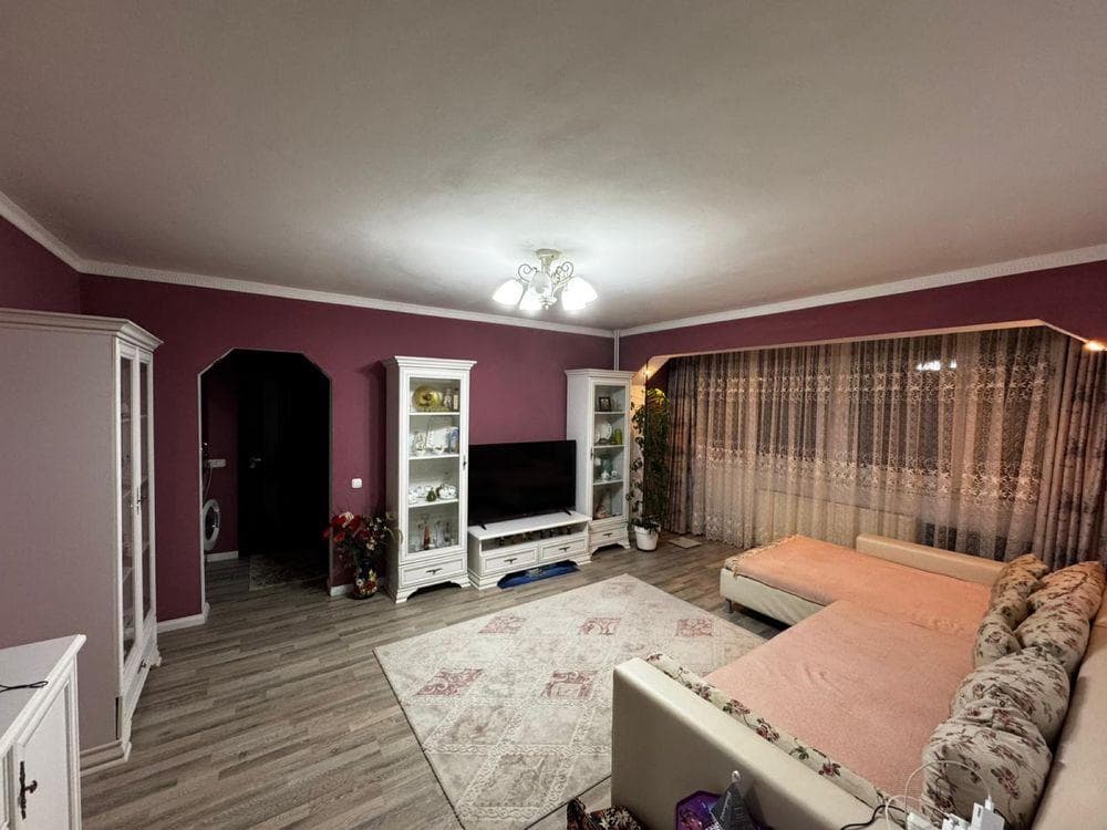 Apartament cu 4 camere de vanzare / de inchiriat(de la proprietar) - imagine 1