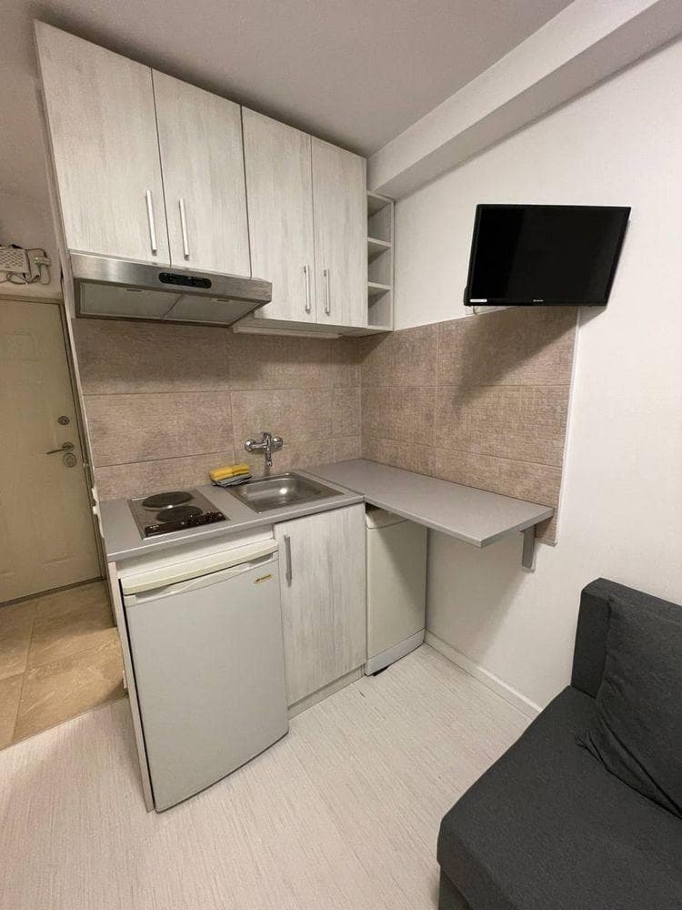 Vând garsoniera pe strada Iza