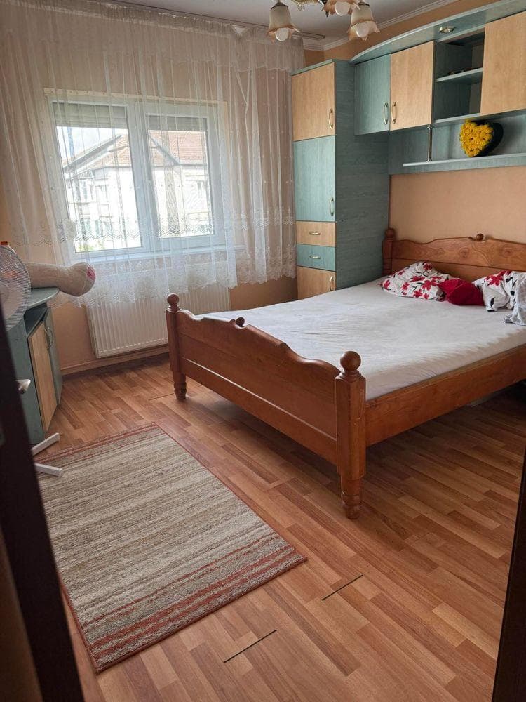 Vand Pb 2 camere velenta! Etajul 4! 50 mp!