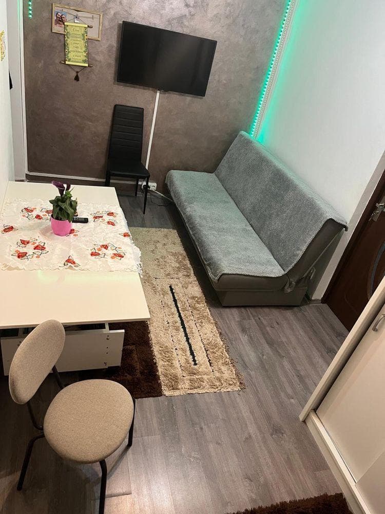 Vând apartament 2 camere zona  Velenta cartier Borsecului parter