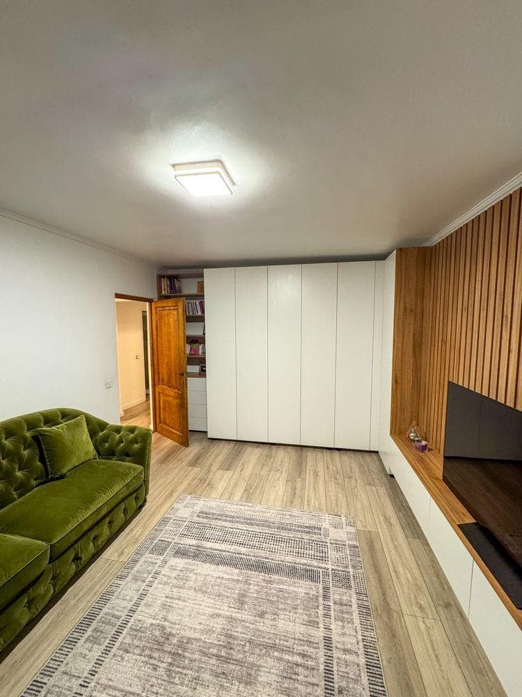 Apartament spatios cu 3 camere, tip PC, dubla orientare, de vanzare