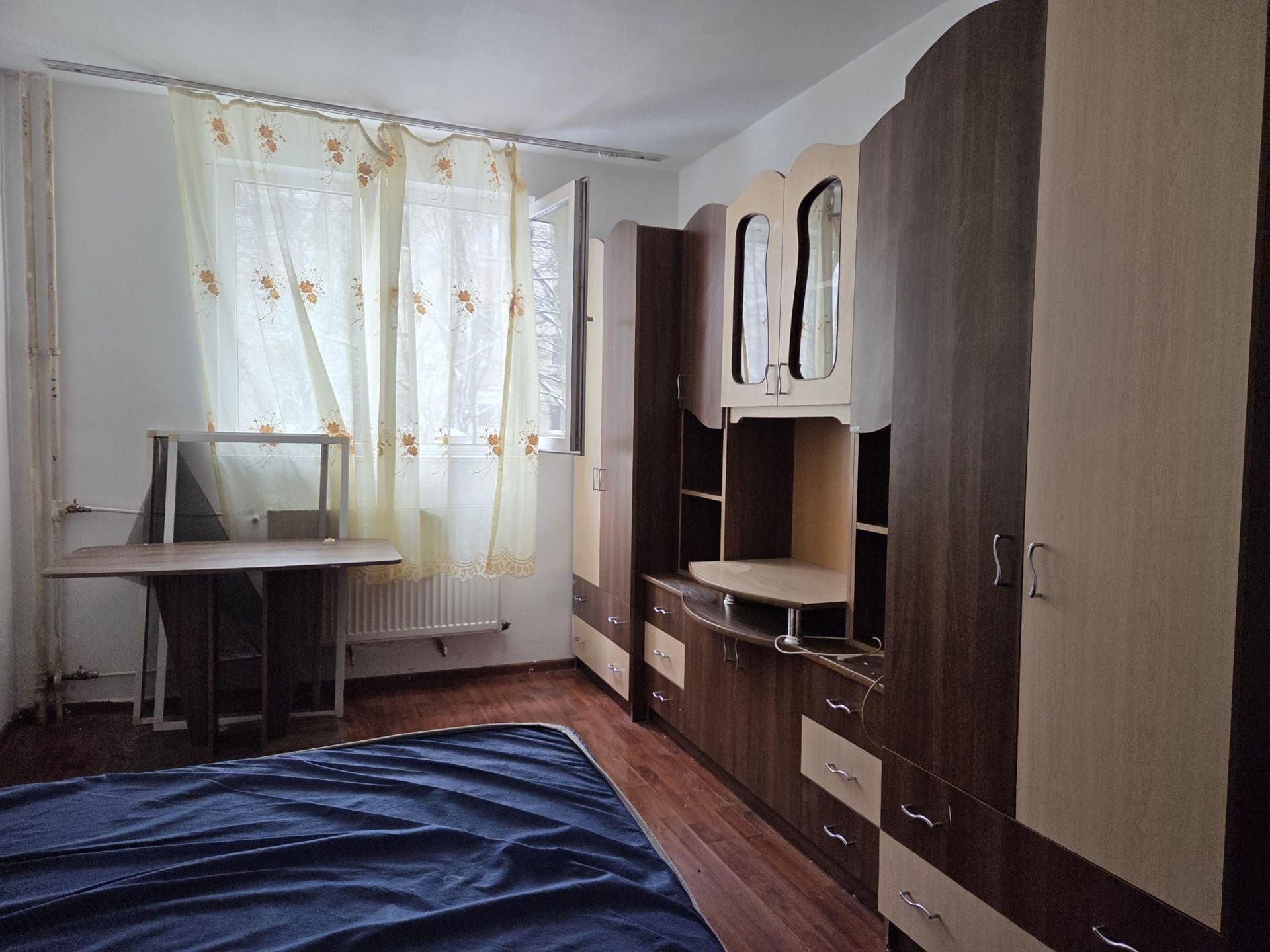 Închiriez garsoniera confort 1