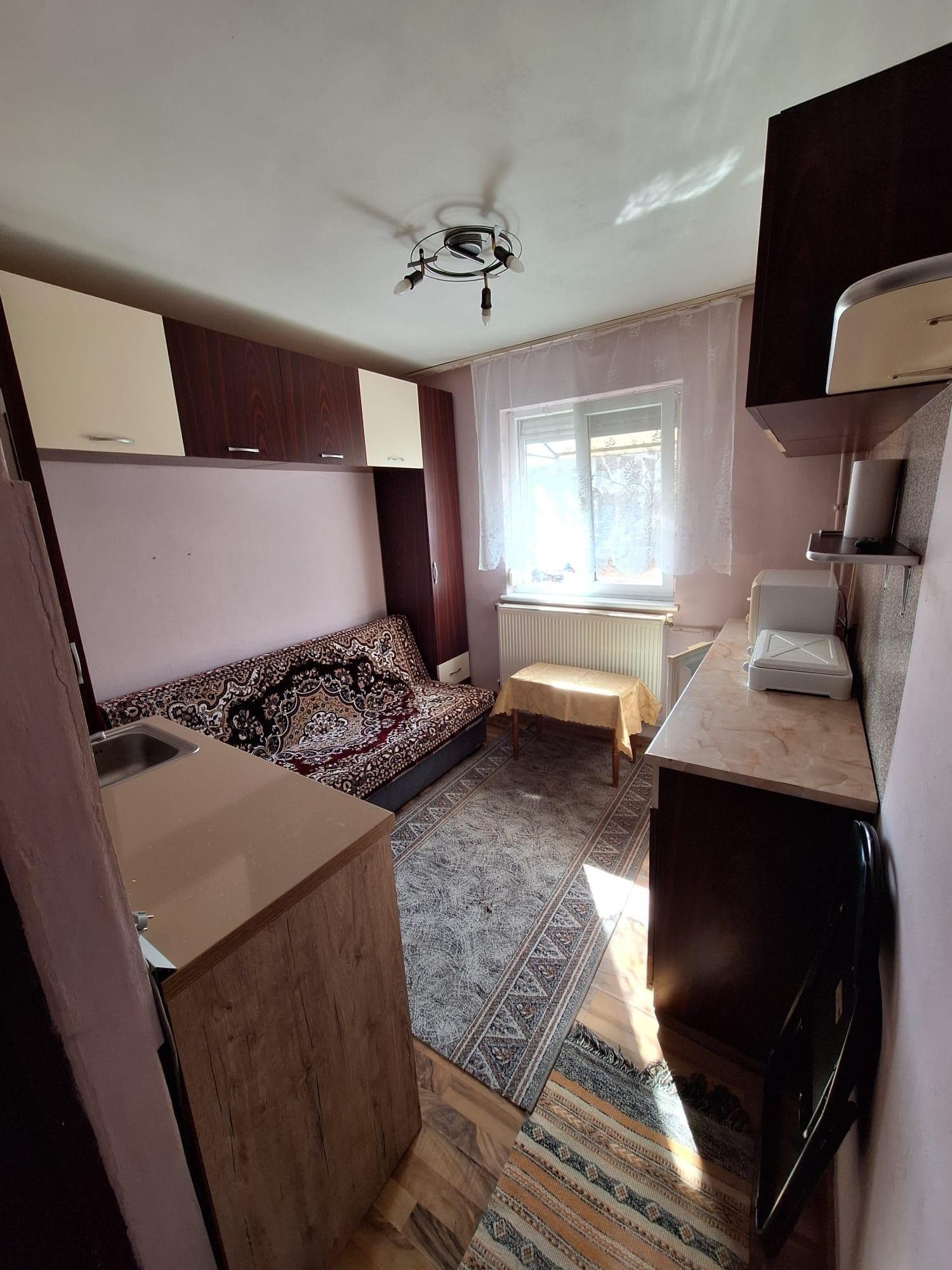 Vând garsoniera în zona Rogerius - imagine 1