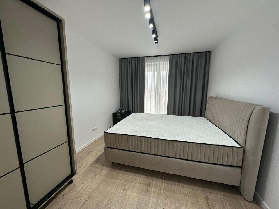 Apartament de 3 camere,2 bai, terasa, La Cheie, Elite - imagine 1