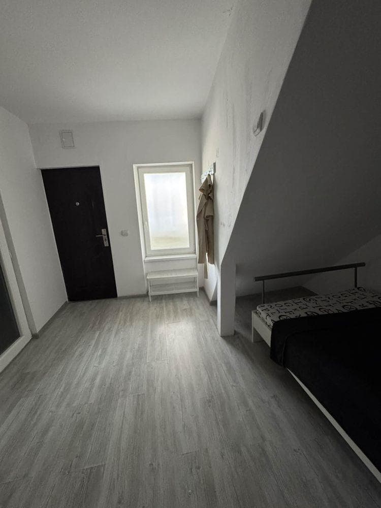 Garsoniera de inchirat ZONA centrala Oradea ,Mihail kogalniceanu - imagine 1