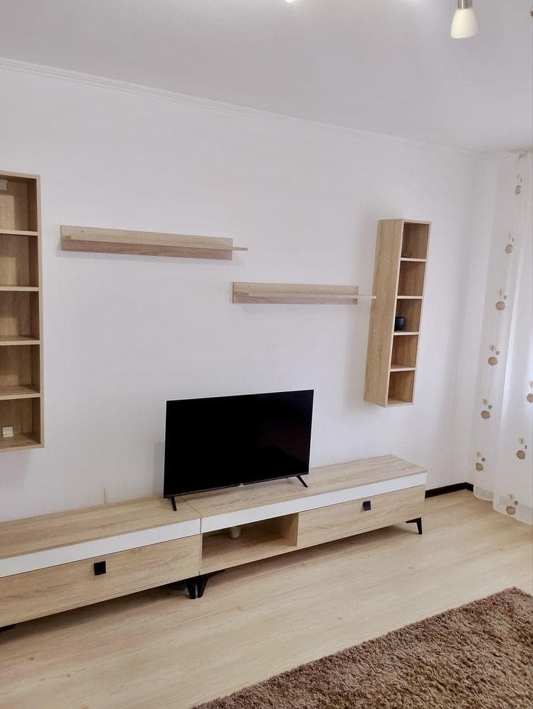 Garsoniera moderna de inchiriat