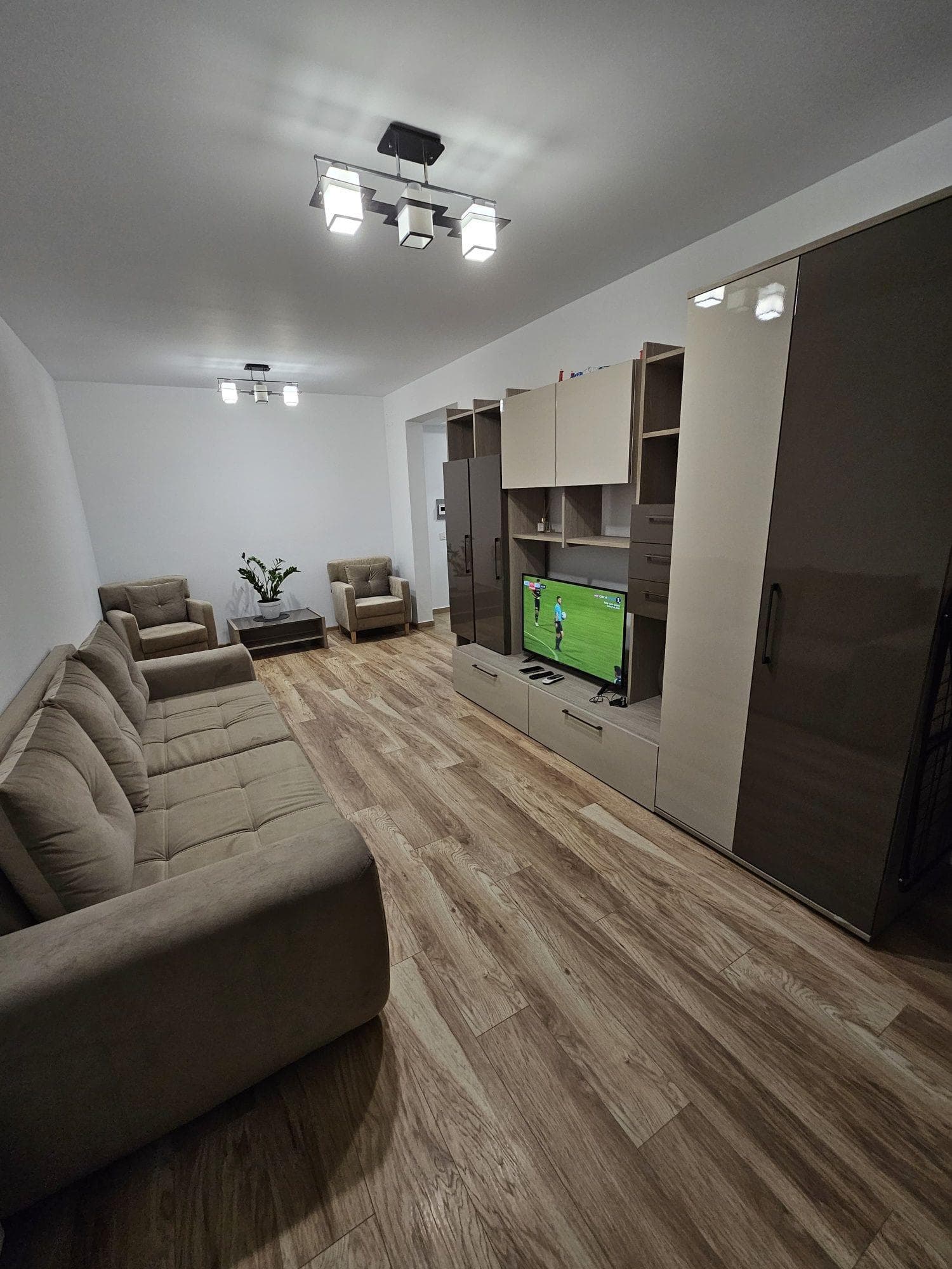 Închiriez Chirie apartament aproape nou Oradea, Prima Oneștilor, 2 cam