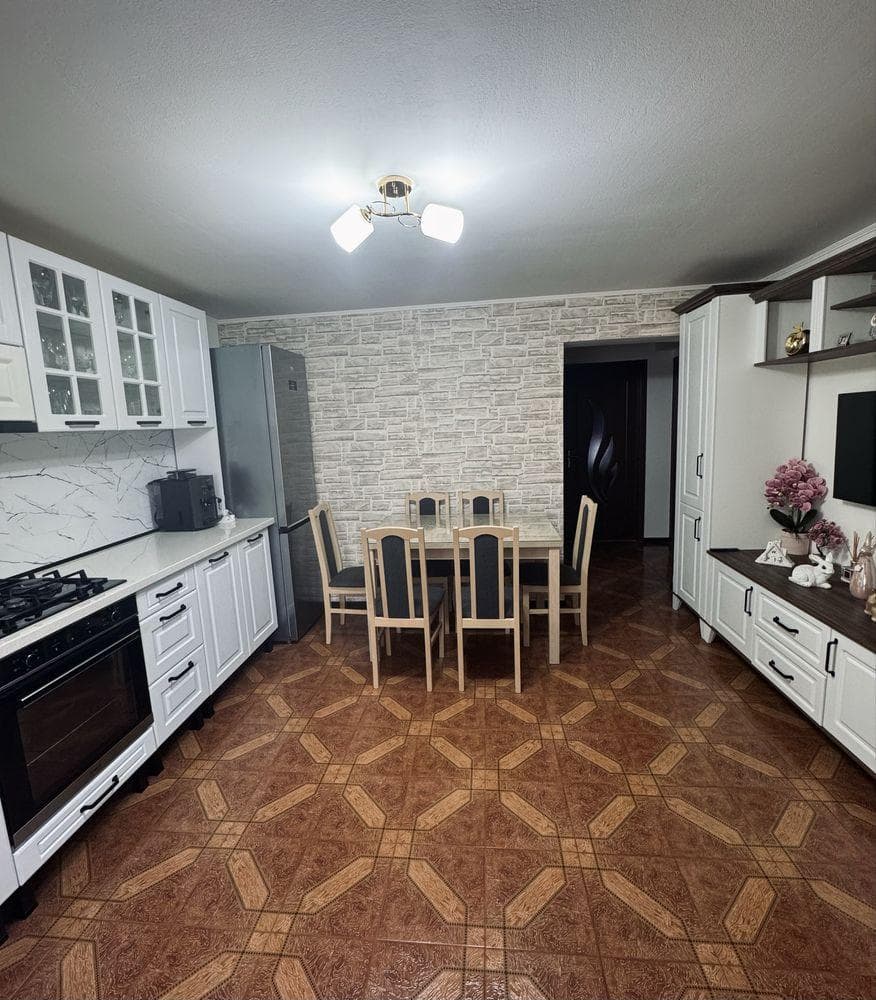 Vand apartament 3 camere iris ( str. sobarilor ) - imagine 1