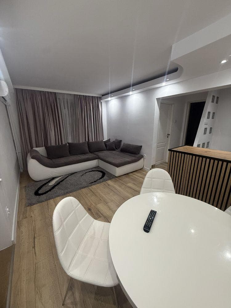 Dau in chirie apartament 2 camere - Bulevardul Dacia, Oradea