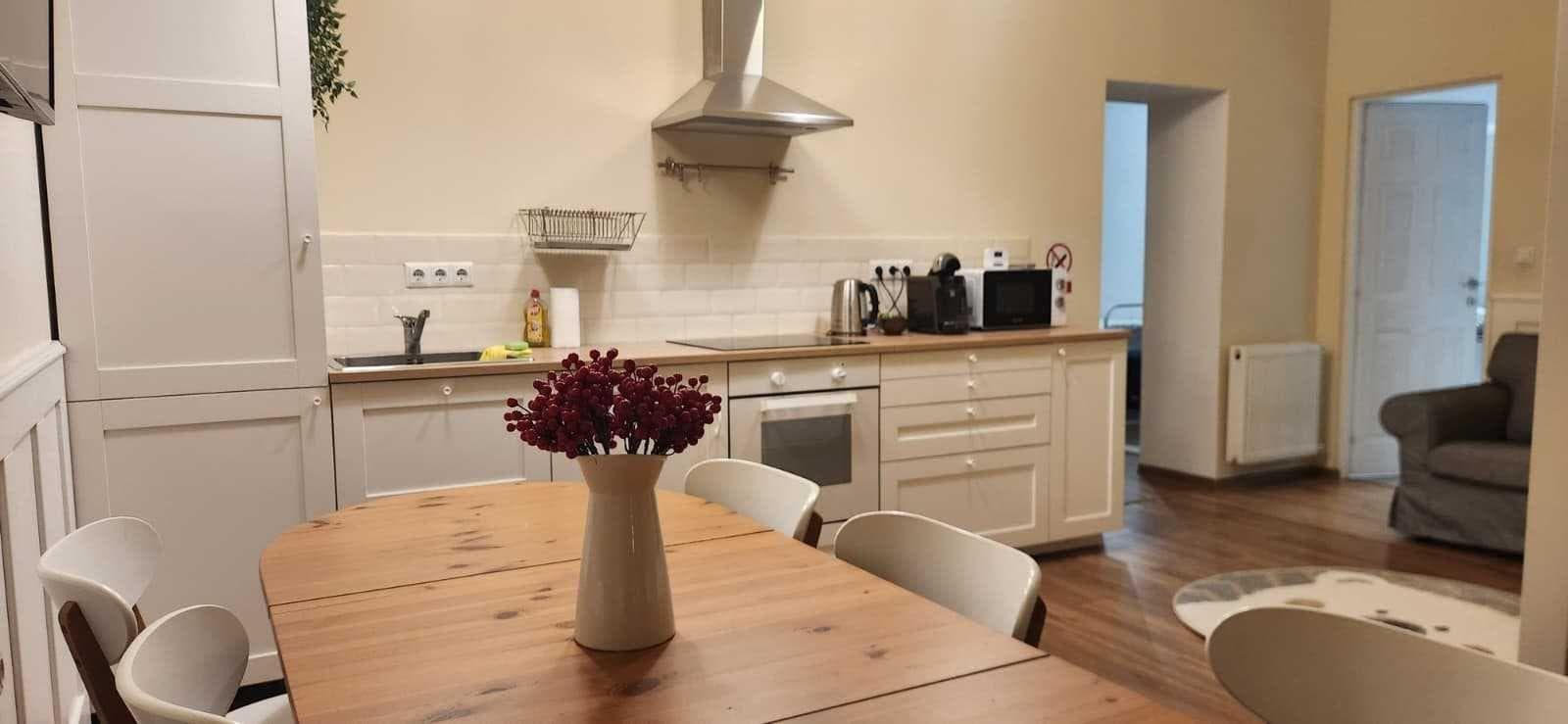 Proprietar, inchiriez apartament 2 dormitoare. Ultracentral, Oradea