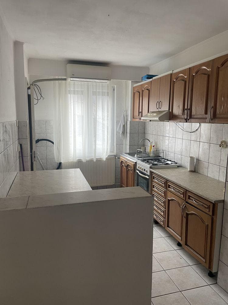 Inchiriez apartament 3 cam et 1 iosia