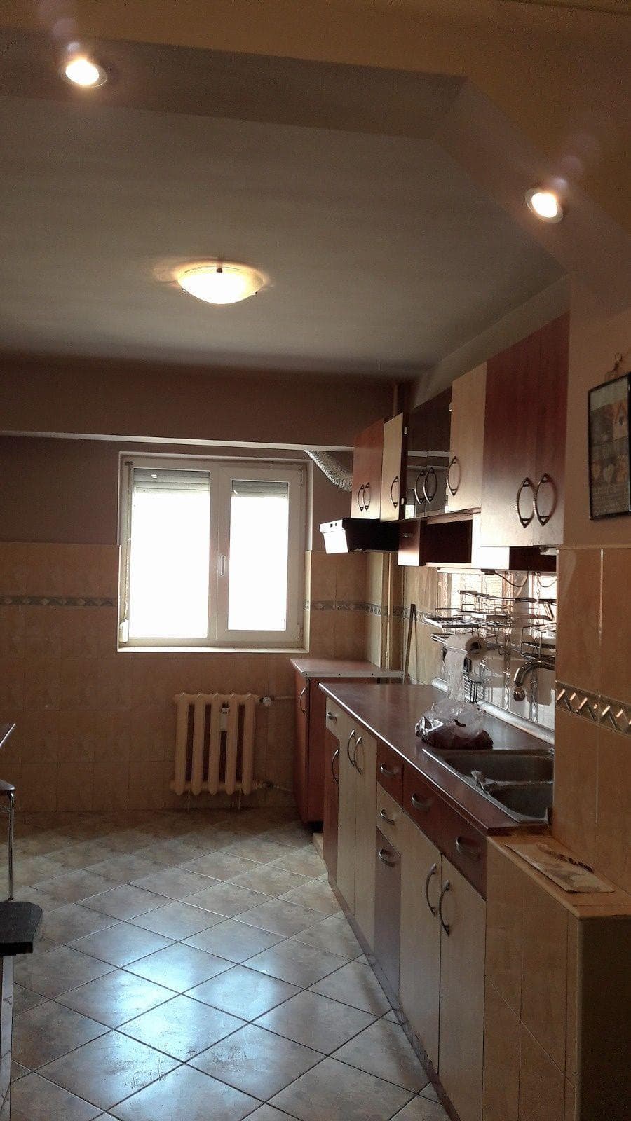 Apartament cu 4 camere de închiriat - imagine 1